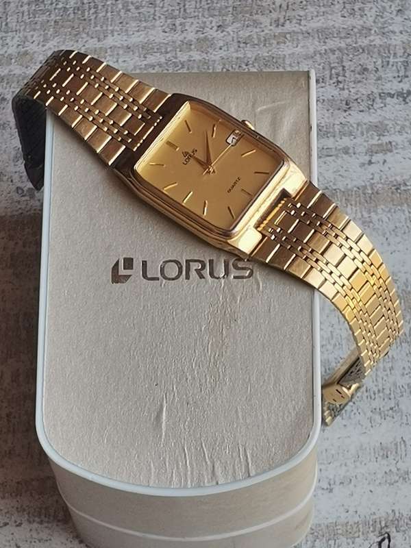 LORUS MENS GOLD PLATED WATCH WITH ORIGINAL BOX IN EXCELLENT CONDITION
