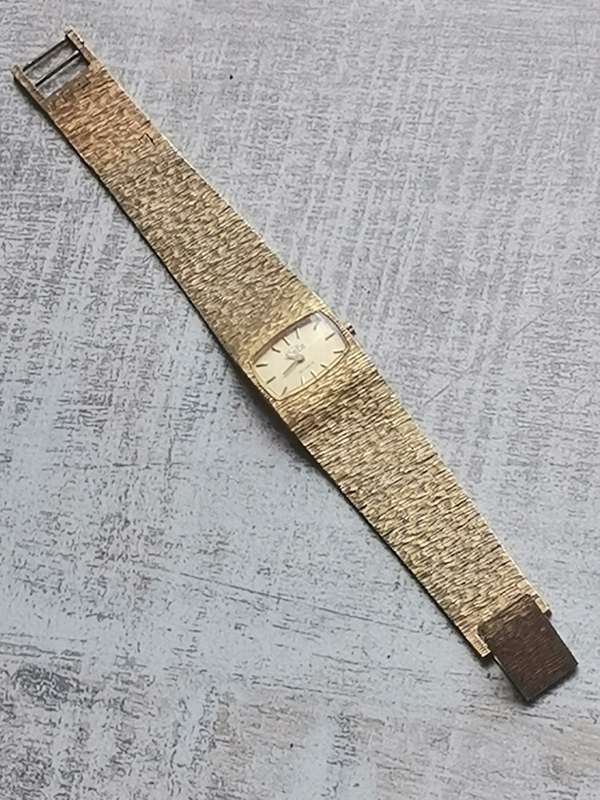 VINTAGE SHARP LADIES GOLD PLATED WATCH IN EXCELLENT WORKING CONDITION