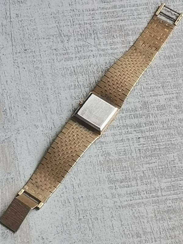 VINTAGE SHARP LADIES GOLD PLATED WATCH IN EXCELLENT WORKING CONDITION