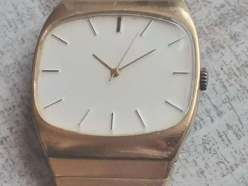 VINTAGE TISSOT MENS GOLD PLATED WATCH IN EXCELLENT WORKING CONDITION