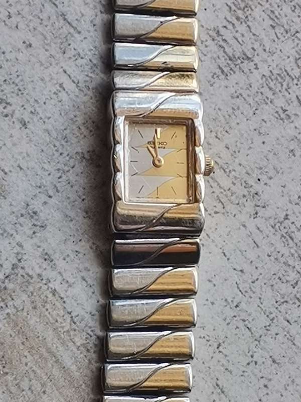 STUNNING SEIKO LADIES 2 TONE WATCH IN EXCELLENT WORKING CONDITION