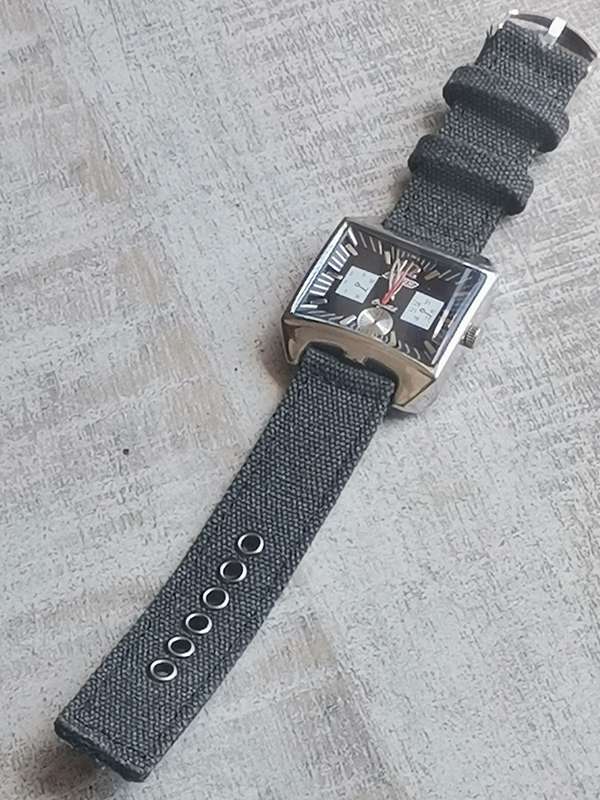 JUSTIN MENS WATCH IN EXCELLENT WORKING CONDITION