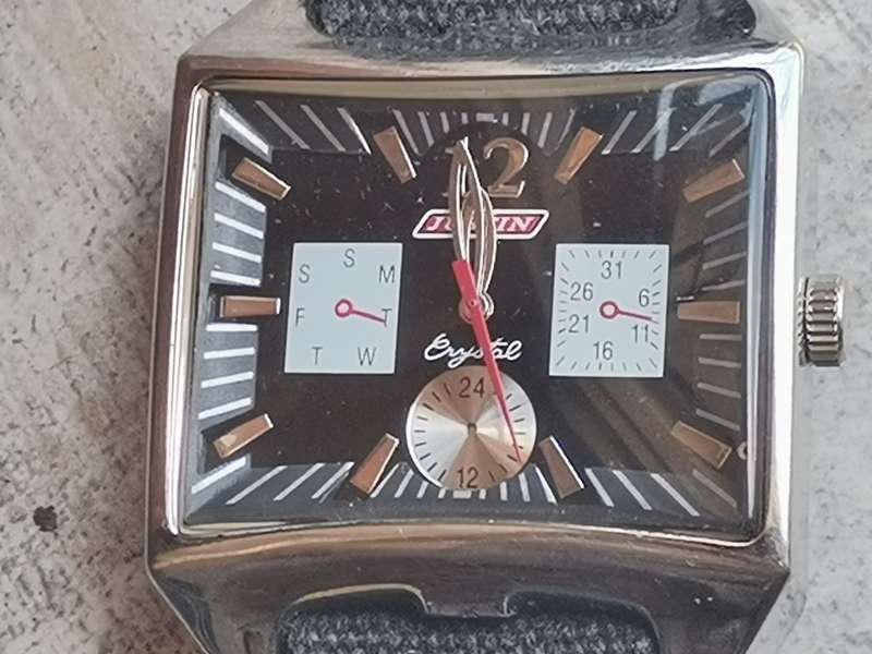 JUSTIN MENS WATCH IN EXCELLENT WORKING CONDITION