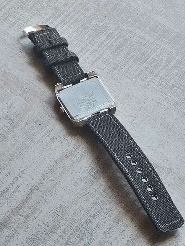 JUSTIN MENS WATCH IN EXCELLENT WORKING CONDITION