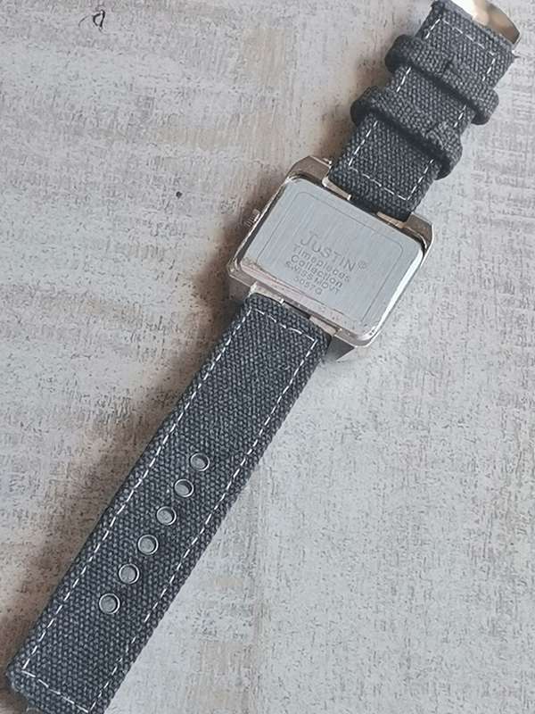 JUSTIN MENS WATCH IN EXCELLENT WORKING CONDITION