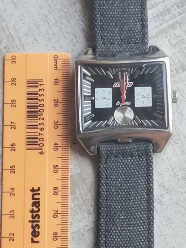 JUSTIN MENS WATCH IN EXCELLENT WORKING CONDITION