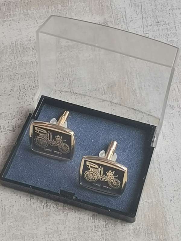 MENS GOLD PLATED 1899 FIAT CUFFLINKS IN EXCELLENT CONDITION