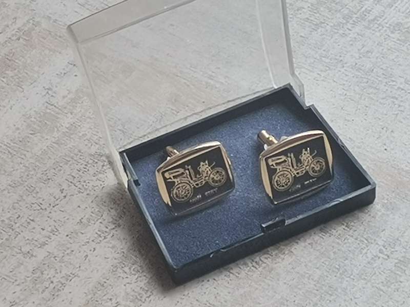 MENS GOLD PLATED 1899 FIAT CUFFLINKS IN EXCELLENT CONDITION