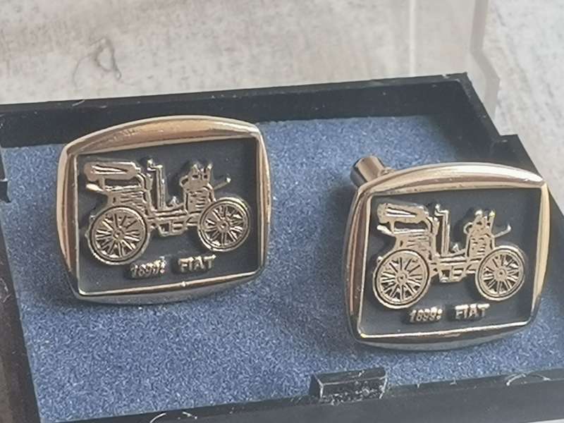 MENS GOLD PLATED 1899 FIAT CUFFLINKS IN EXCELLENT CONDITION
