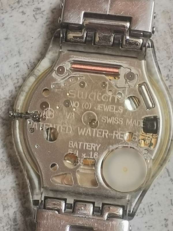 ELEGANT AND UNIQUE LADIES SWATCH WATCH IN EXCELLENT WORKING CONDITION