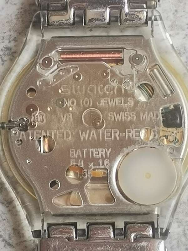 ELEGANT AND UNIQUE LADIES SWATCH WATCH IN EXCELLENT WORKING CONDITION