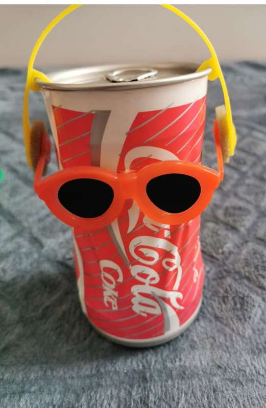 VINTAGE COCA COLA SWINGCAN WITH SUNGLASSES IN ORIGINAL BOX FROM THE 80`S (DANCING COKE CAN)