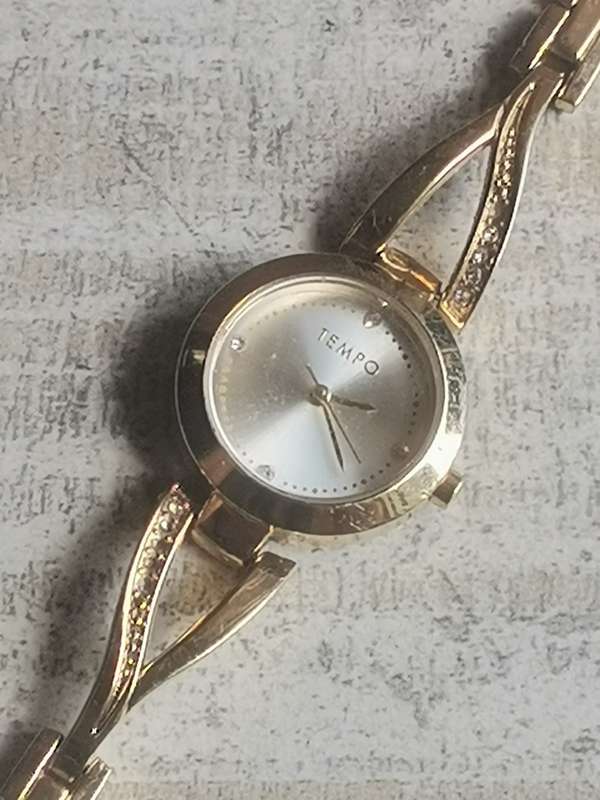 LADIES GOLD PLATED TEMPO WATCH IN EXCELLENT WORKING CONDITION