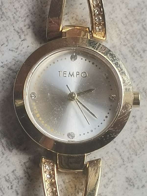 LADIES GOLD PLATED TEMPO WATCH IN EXCELLENT WORKING CONDITION