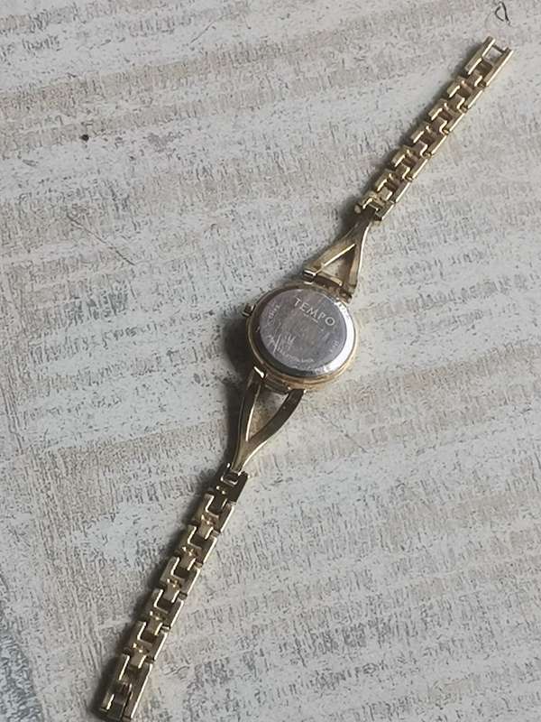 LADIES GOLD PLATED TEMPO WATCH IN EXCELLENT WORKING CONDITION