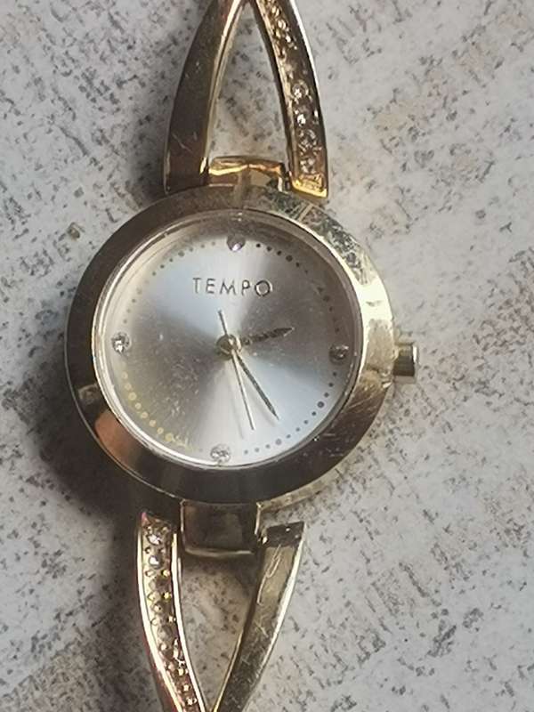 LADIES GOLD PLATED TEMPO WATCH IN EXCELLENT WORKING CONDITION