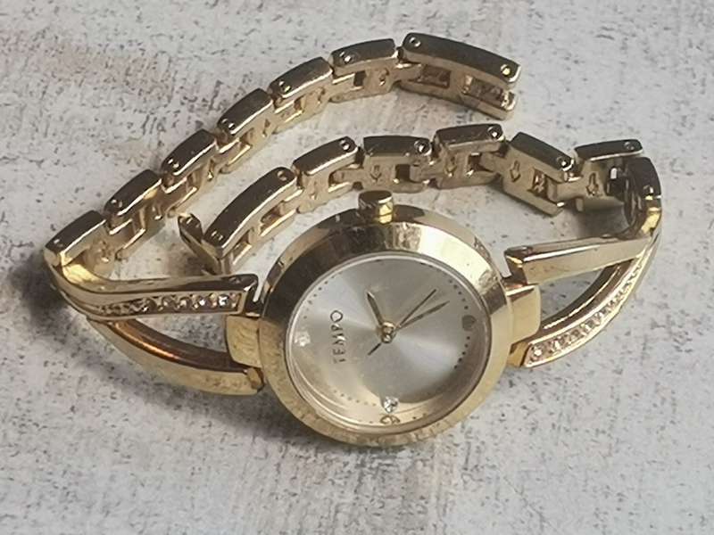 LADIES GOLD PLATED TEMPO WATCH IN EXCELLENT WORKING CONDITION