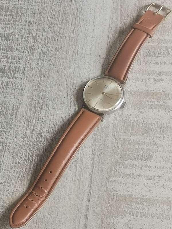 VINTAGE MENS EMKA GENEVE 17 JEWELS SWISS WATCH IN EXCELLENT WORKING CONDITION
