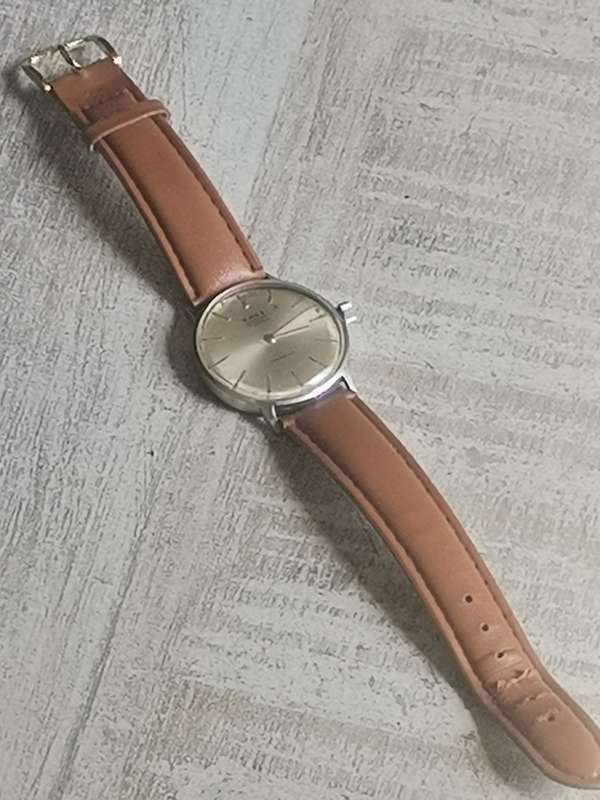 VINTAGE MENS EMKA GENEVE 17 JEWELS SWISS WATCH IN EXCELLENT WORKING CONDITION