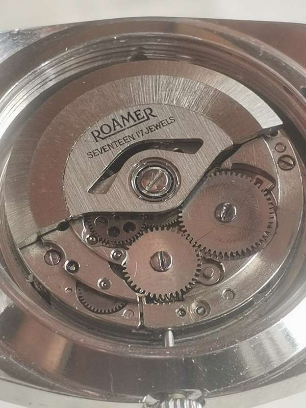 VINTAGE MENS ROAMER SEAROCK AUTOMATIC WATCH