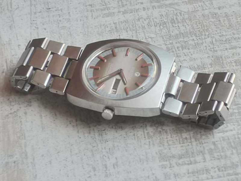 VINTAGE MENS ROAMER SEAROCK AUTOMATIC WATCH