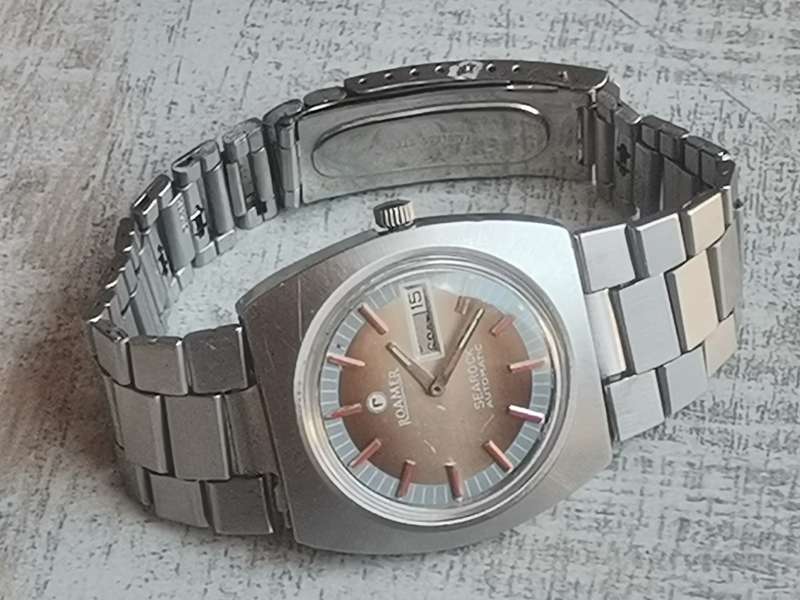 VINTAGE MENS ROAMER SEAROCK AUTOMATIC WATCH