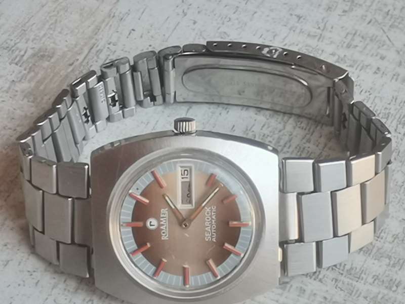 VINTAGE MENS ROAMER SEAROCK AUTOMATIC WATCH