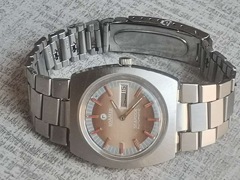 VINTAGE MENS ROAMER SEAROCK AUTOMATIC WATCH