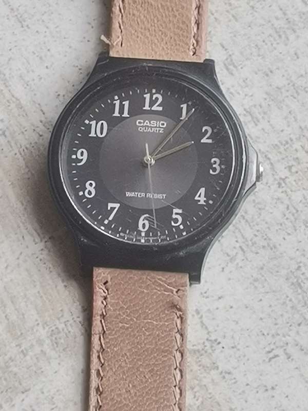 CASIO MENS WATCH IN EXCELLENT WORKING CONDITION
