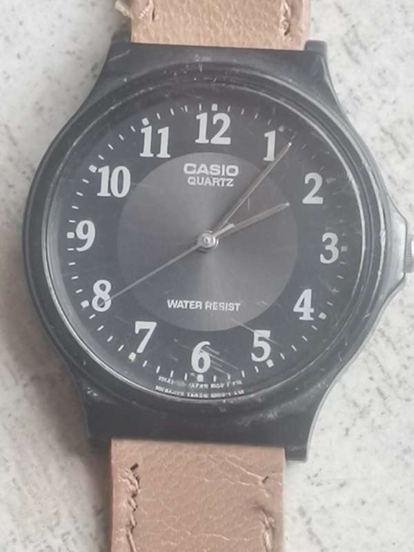 CASIO MENS WATCH IN EXCELLENT WORKING CONDITION