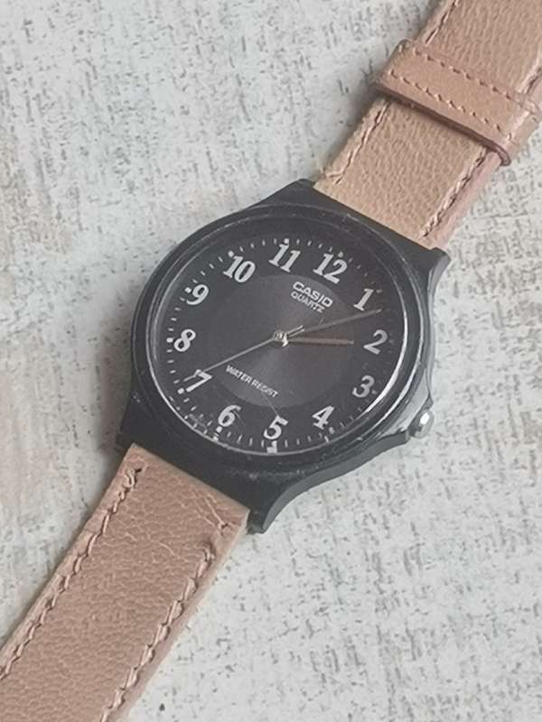 CASIO MENS WATCH IN EXCELLENT WORKING CONDITION
