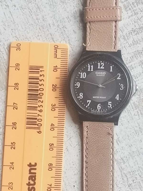 CASIO MENS WATCH IN EXCELLENT WORKING CONDITION