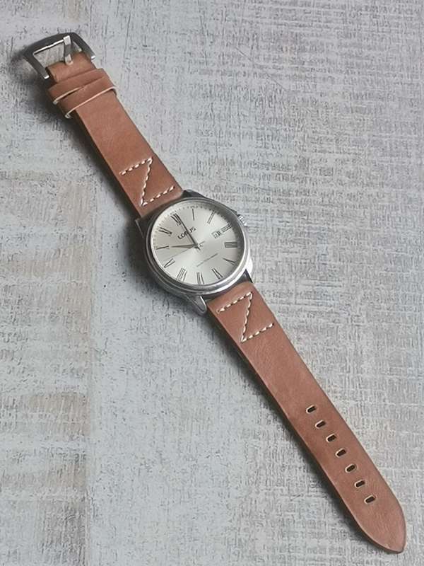 LORUS MENS WATCH IN EXCELLENT WORKING CONDITION