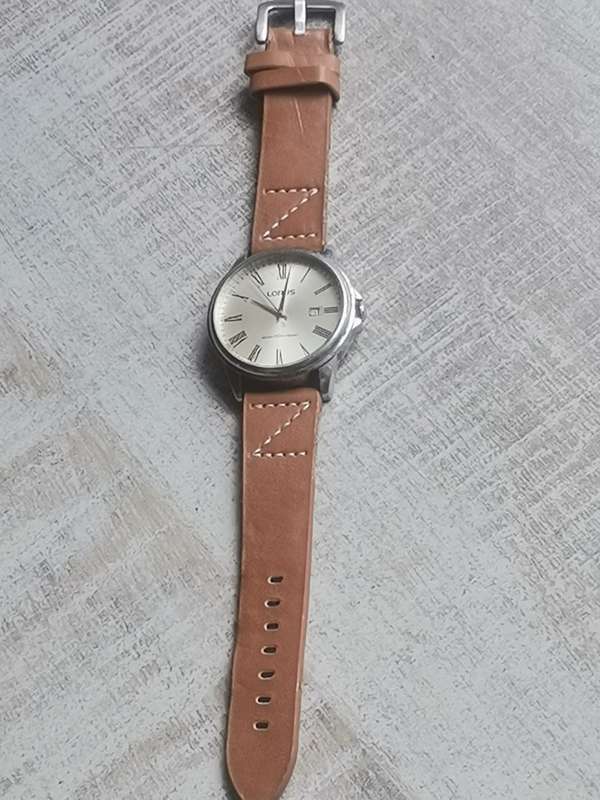 LORUS MENS WATCH IN EXCELLENT WORKING CONDITION