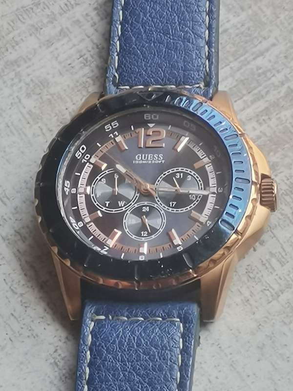 GUESS STEEL 100M MENS WATCH IN EXCELLENT WORKING CONDITION