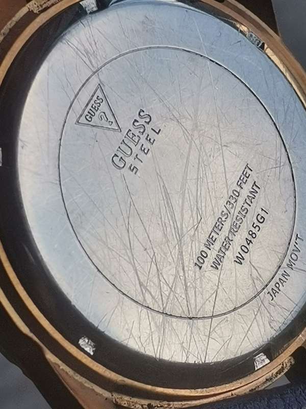 GUESS STEEL 100M MENS WATCH IN EXCELLENT WORKING CONDITION