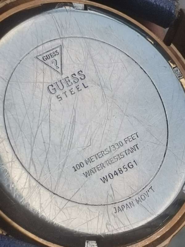 GUESS STEEL 100M MENS WATCH IN EXCELLENT WORKING CONDITION
