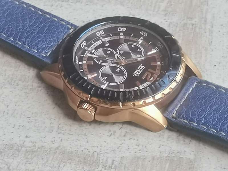 GUESS STEEL 100M MENS WATCH IN EXCELLENT WORKING CONDITION