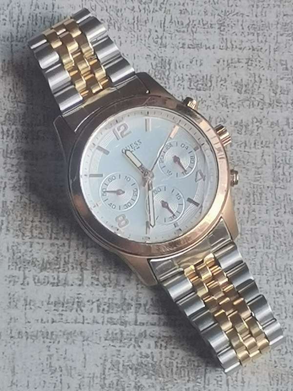 GUESS MENS CHRONOGRAPH WATCH IN EXCELLENT WORKING CONDITION