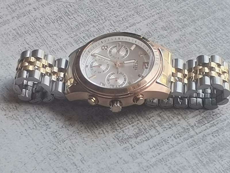 GUESS MENS CHRONOGRAPH WATCH IN EXCELLENT WORKING CONDITION