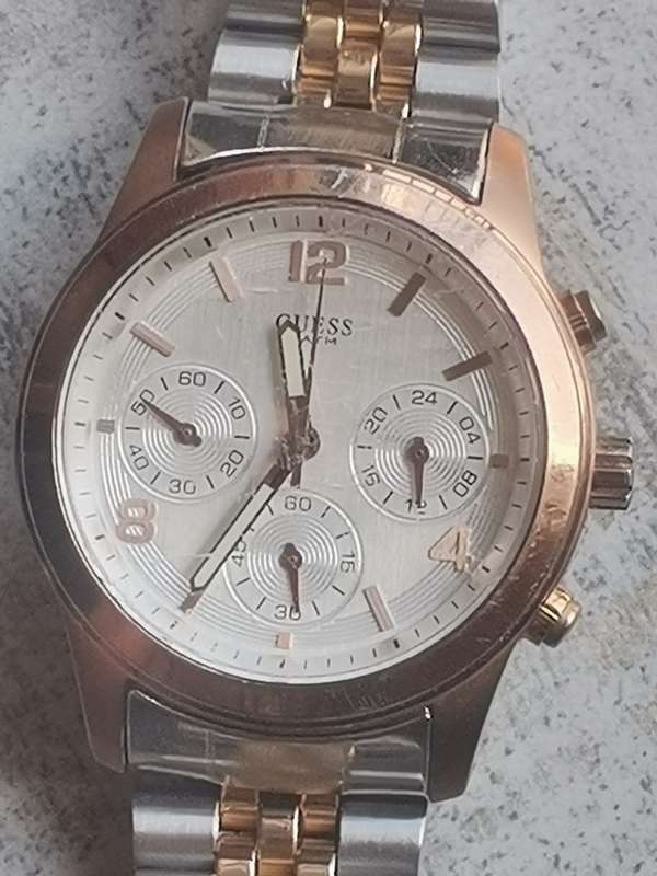 GUESS MENS CHRONOGRAPH WATCH IN EXCELLENT WORKING CONDITION