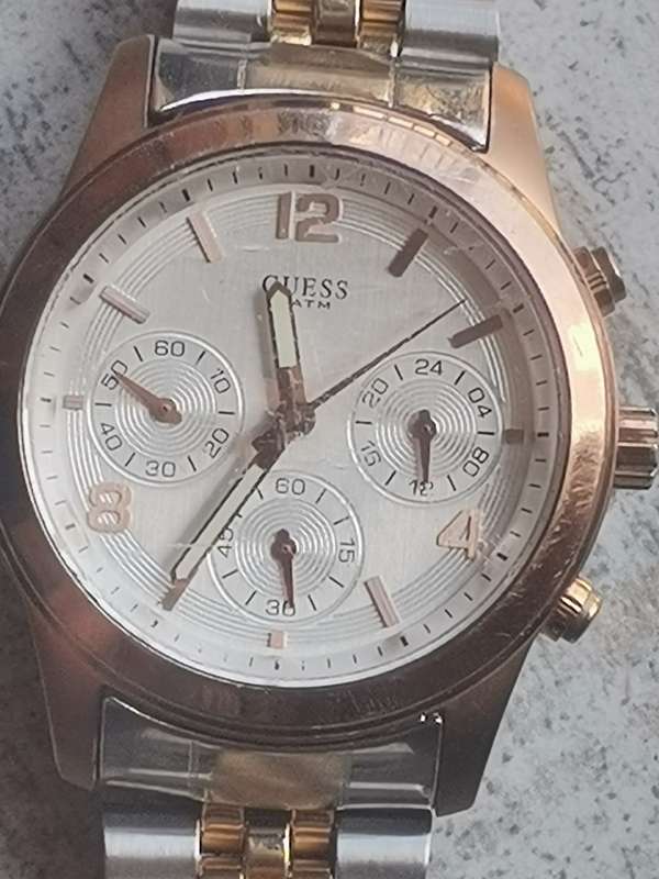 GUESS MENS CHRONOGRAPH WATCH IN EXCELLENT WORKING CONDITION