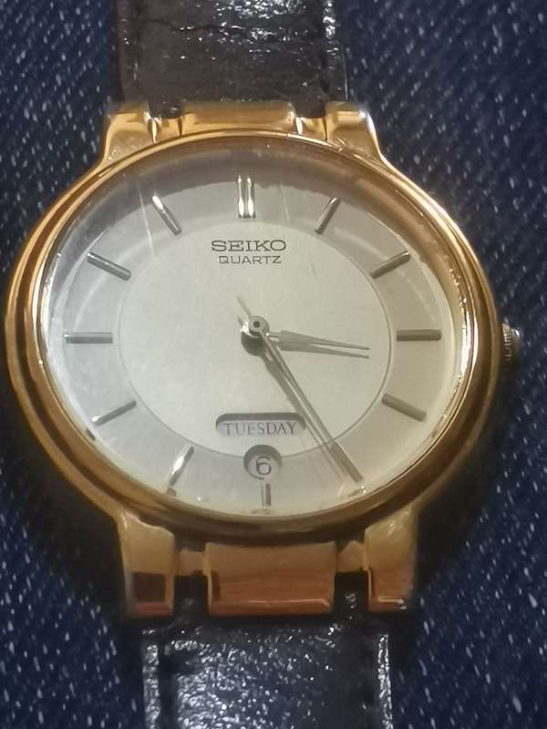 MENS SEIKO GOLD PLATED WATCH WITH DAY/DATE FUNCTION IN EXCELLENT WORKING CONDITION