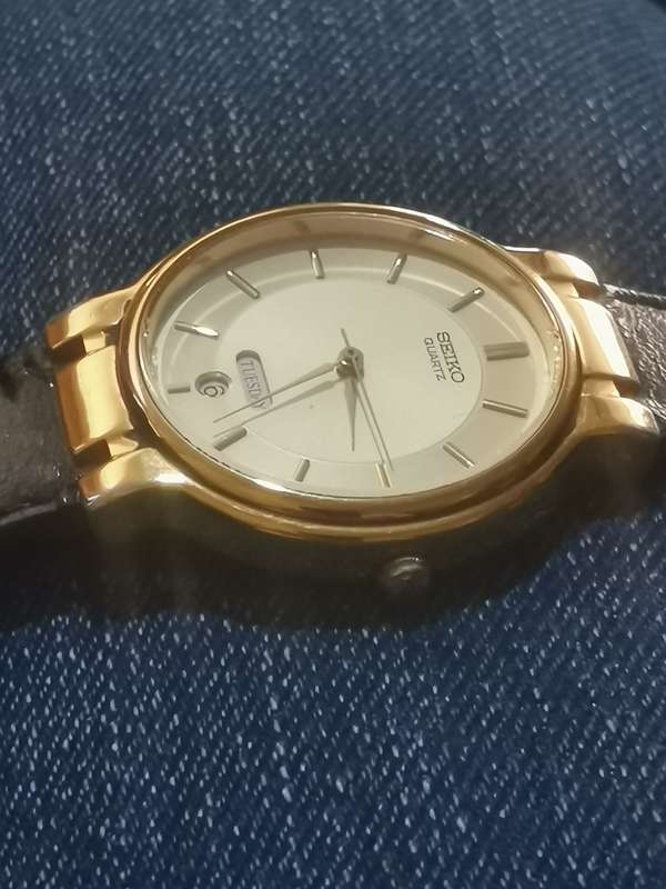MENS SEIKO GOLD PLATED WATCH WITH DAY/DATE FUNCTION IN EXCELLENT WORKING CONDITION