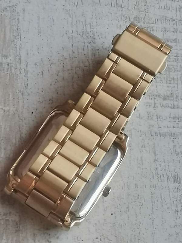 MENS HALLMARK GOLD PLATED WATCH IN EXCELLENT WORKING CONDITION - STILL AS GOOD AS NEW
