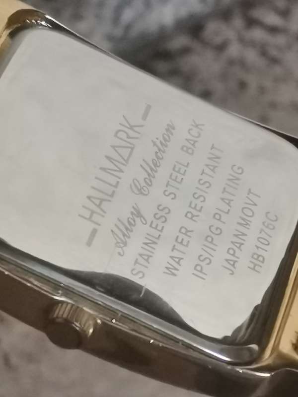 MENS HALLMARK GOLD PLATED WATCH IN EXCELLENT WORKING CONDITION - STILL AS GOOD AS NEW