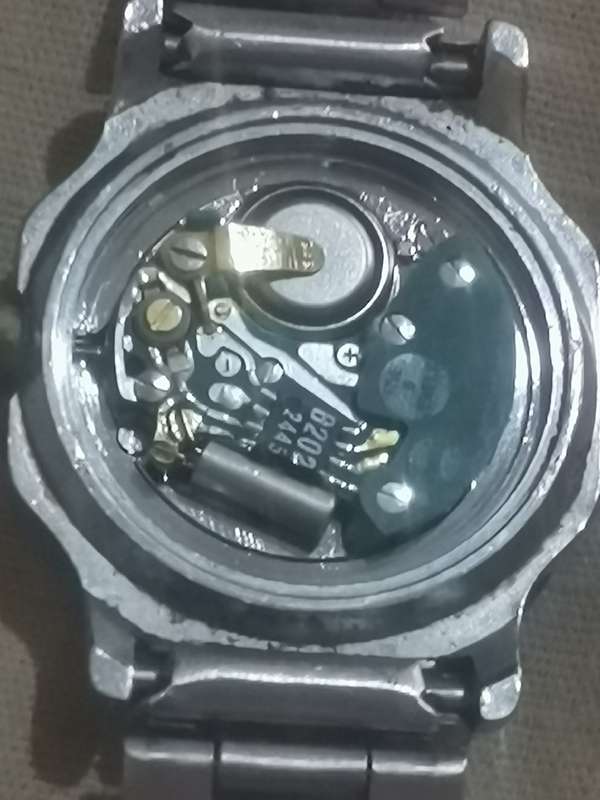 MICHEL HERBELIN LADIES SWISS WATCH WITH ORIGINAL BOX IN EXCELLENT WORKING CONDITION