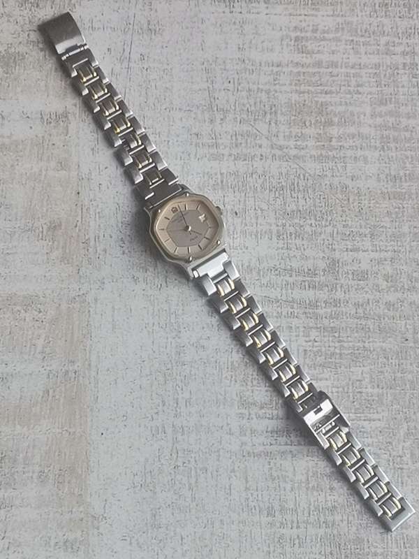 MICHEL HERBELIN LADIES SWISS WATCH WITH ORIGINAL BOX IN EXCELLENT WORKING CONDITION