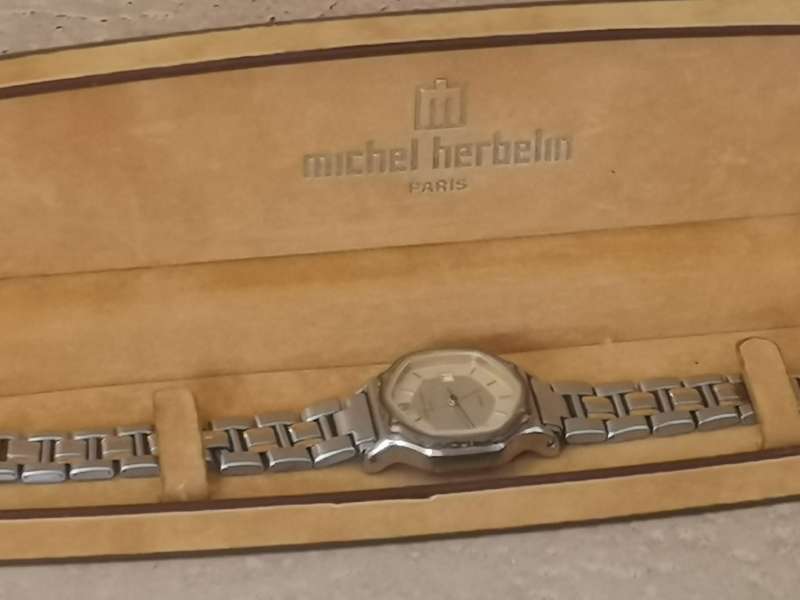 MICHEL HERBELIN LADIES SWISS WATCH WITH ORIGINAL BOX IN EXCELLENT WORKING CONDITION