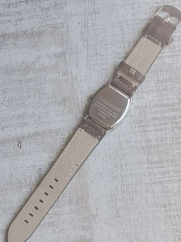 HALLMARK MENS QUARTZ WATCH IN EXCELLENT WORKING CONDITION